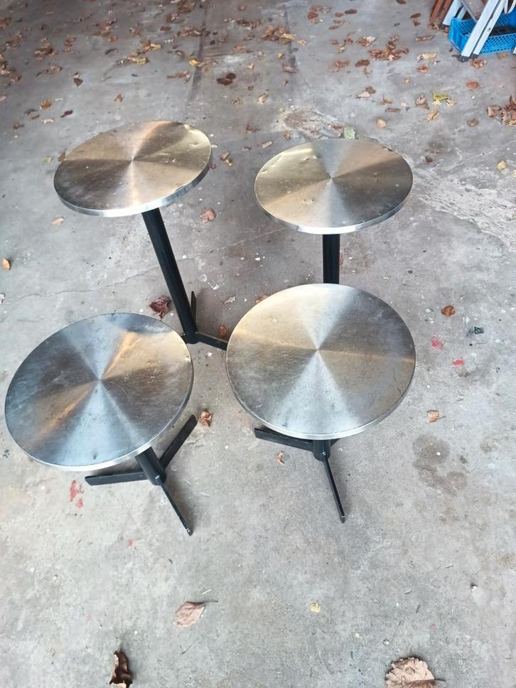 4 bijzettafeltjes of tuintafeltjes, Huis en Inrichting, Woonaccessoires | Etagères, Gebruikt, Ophalen of Verzenden