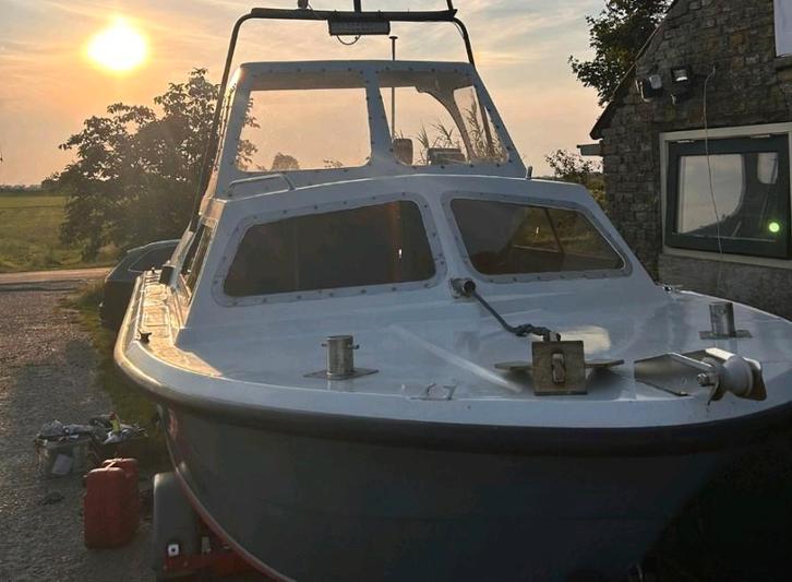 Vissers boot met yamaha 40 pk motor en kanteltrailer, Watersport en Boten, Vis- en Consoleboten, Gebruikt, 30 tot 50 pk, 6 meter of meer
