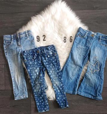 Drie spijkerbroeken maat 86-92 beschikbaar voor biedingen