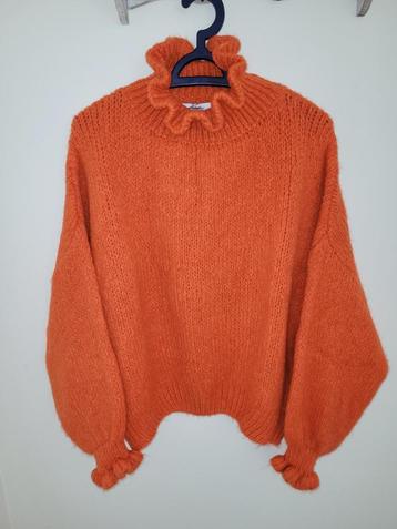 Nieuw, dikke oranje trui met colletje van Ambika, one size beschikbaar voor biedingen