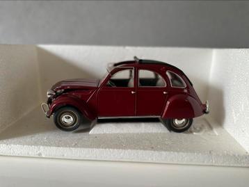 Citroën deux chevaux (lelijk eendje) beschikbaar voor biedingen