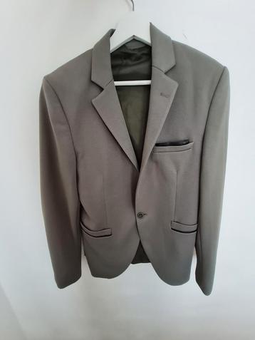 Blazer sage green beschikbaar voor biedingen