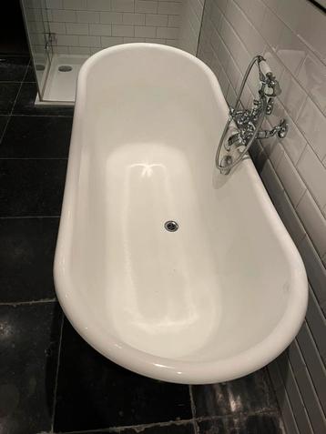 Gietijzeren bad beschikbaar voor biedingen