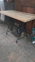 stevige bij zet tafel met giet ijzeren voet, Ophalen, Gebruikt, Overige materialen