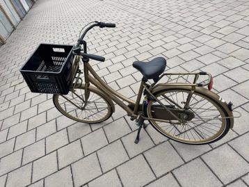 Gouden Cortina Damesfiets met Krat beschikbaar voor biedingen