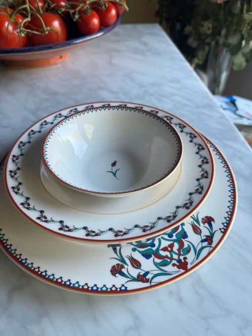 Servies 12p 48 delig, Huis en Inrichting, Keuken | Servies, Overige stijlen, Porselein, Ophalen
