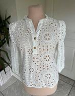 Witte broderie bloes 38/40, Kleding | Dames, Blouses en Tunieken, Ophalen of Verzenden, Zo goed als nieuw, Maat 38/40 (M), Wit