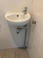 Wastafel toilet met afvoer en kraan, Doe-het-zelf en Verbouw, Sanitair, Ophalen of Verzenden, Zo goed als nieuw, Wastafel