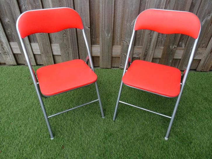 KLAPSTOELTJES 2 STUKS, Huis en Inrichting, Stoelen, Gebruikt, Twee, Rood, Ophalen