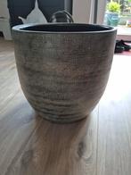Groen kleurige stoere pot voor kamerplanten, Tuin en Terras, Rond, Zo goed als nieuw, Minder dan 40 cm, Aardewerk