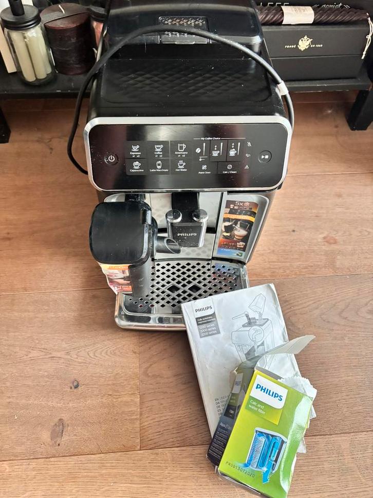 Philips LatteGo 3200 zwart/zilver expressachine, Witgoed en Apparatuur, Koffiezetapparaten, Gebruikt, Koffiebonen, Espresso apparaat