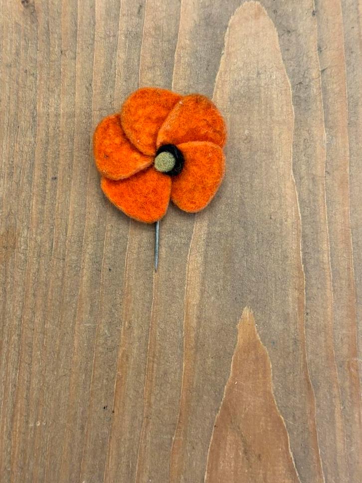 Speldje oranje bloem bevrijding Nederland 1945 pin speld wo2, Verzamelen, Militaria | Tweede Wereldoorlog, Overige soorten, Embleem of Badge