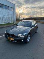 BMW 1-Serie 114I 75KW 5-DR 2014 Grijs, Auto's, BMW, 65 €/maand, Zwart, 4 cilinders, 1200 kg