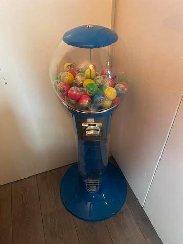 Kauwgomballen automaat beschikbaar voor biedingen