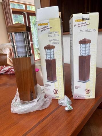 Twee buitenlampen beschikbaar voor biedingen