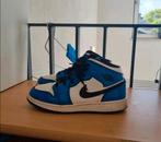 2x Nike JORDAN Schoenen Air 1 Mid Signal Blue en rood 38,5, Ophalen of Verzenden, Zo goed als nieuw