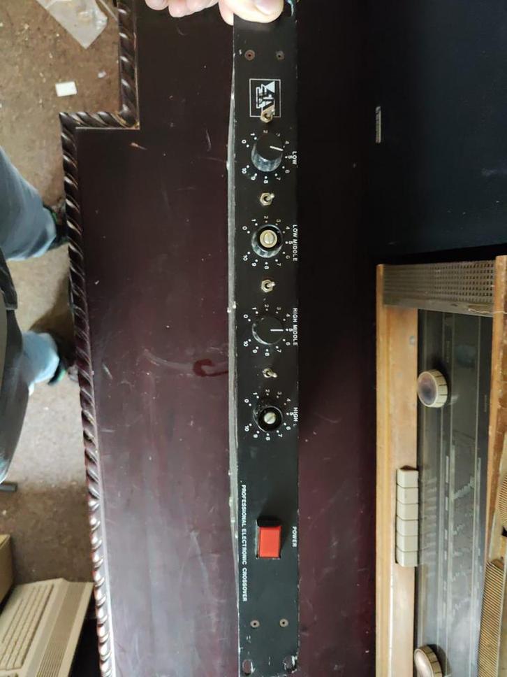 Stage Accompany F40 – Professionele elektronische crossover, Muziek en Instrumenten, Versterkers | Keyboard, Monitor en PA, Gebruikt