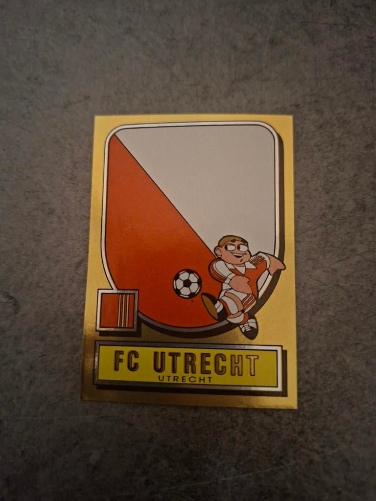Panini sticker Voetbal 82. Embleem FC Utrecht., Verzenden, Zo goed als nieuw, Sticker