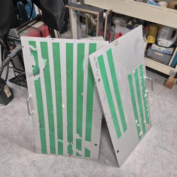 Aluminium deksel / plaat afm 85x47 cm  4 mm dik beschikbaar voor biedingen
