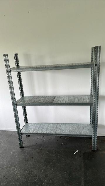 Industriele stellingkast metaal. ca 120x140cm beschikbaar voor biedingen