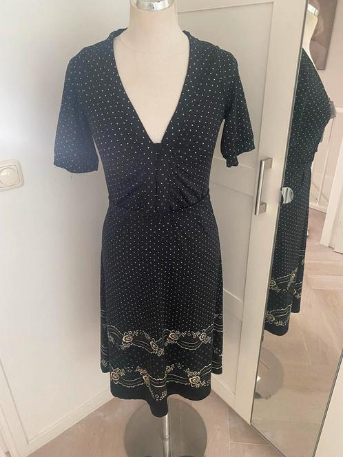 King Louie Jurk - Maat M - Zwart met Stippen, Kleding | Dames, Jurken, Zo goed als nieuw, Maat 38/40 (M), Zwart, Knielengte, Ophalen of Verzenden