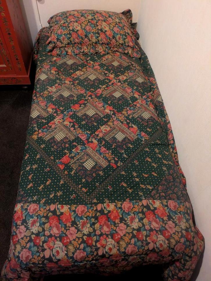 Sprei en kussen hoes, Huis en Inrichting, Slaapkamer | Beddengoed, Gebruikt, Deken of Dekbed, Tweepersoons, Wit, Ophalen of Verzenden