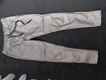 Leuke broek maat M/L  beschikbaar voor biedingen