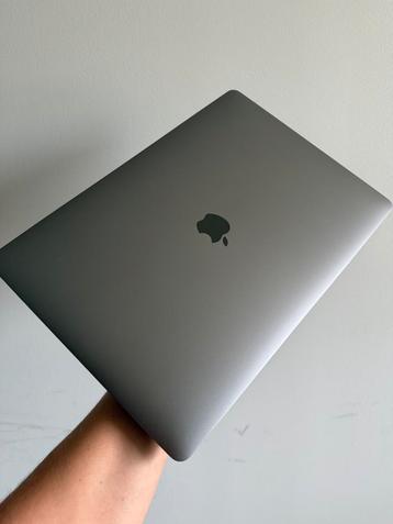 MacBook Pro 15" 2019 - 32GB RAM, 256GB SSD beschikbaar voor biedingen