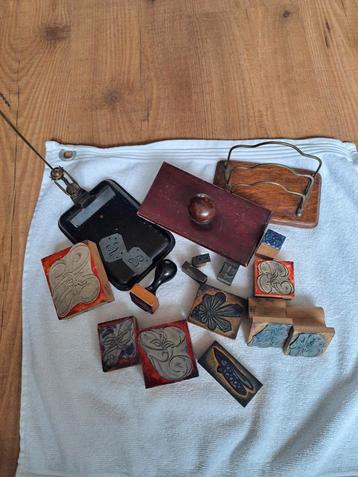 Franse Monogram Stempels - Vintage Collectie beschikbaar voor biedingen