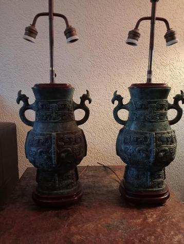 Archaïsche stijl Chinese bronzen set lampvoeten beschikbaar voor biedingen