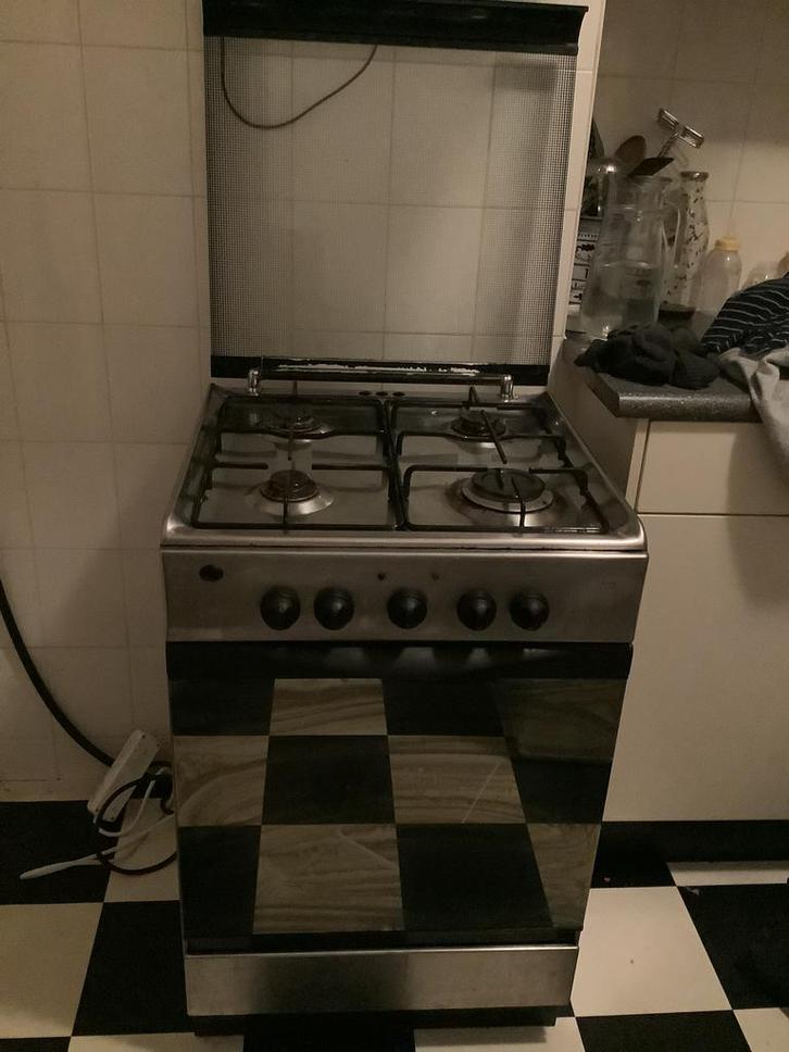 Etna fornuis en oven 55cm breed, Witgoed en Apparatuur, Fornuizen, Zo goed als nieuw, Vrijstaand, Gas, 4 kookzones, 85 tot 90 cm