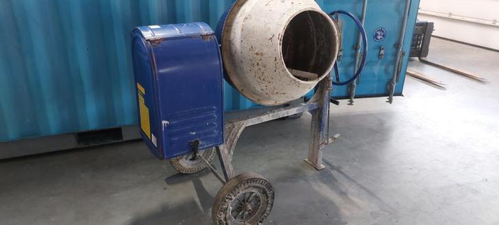 Attika/ Nemaco/ REVO betonmolen 180 ltr zo goed als nieuw, Doe-het-zelf en Verbouw, Betonmolens, Zo goed als nieuw, Ophalen