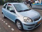 Toyota Yaris 1.3 16V Vvti 3DR Linea Terra 2004 Blauw, Auto's, Voorwielaandrijving, Stof, 4 cilinders, Origineel Nederlands