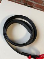Smalle zwarte riem met rode gesp, Kleding | Dames, Riemen en Ceinturen, Douwenmaat 8-3 Meppel, Minder dan 3 cm, Info@again.nu