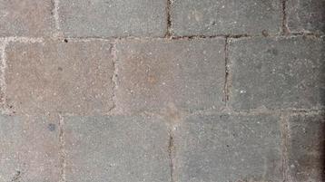 Gratis 10m2 stenen uit de tuin (30x20x6) grijs  beschikbaar voor biedingen