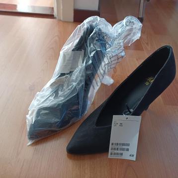 zwarte  suede pumps Nw maat 35 Hen M beschikbaar voor biedingen