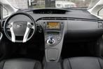 Toyota Prius 1.8 Dynamic / Leer / HUD / JBL / Camera / N.A.P, Auto's, Toyota, Gebruikt, Zwart, 4 cilinders, Parkeersensor