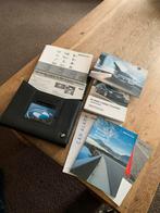 BMW F10 F11 complete serviceboek set map handleiding, Auto diversen, Handleidingen en Instructieboekjes, Ophalen