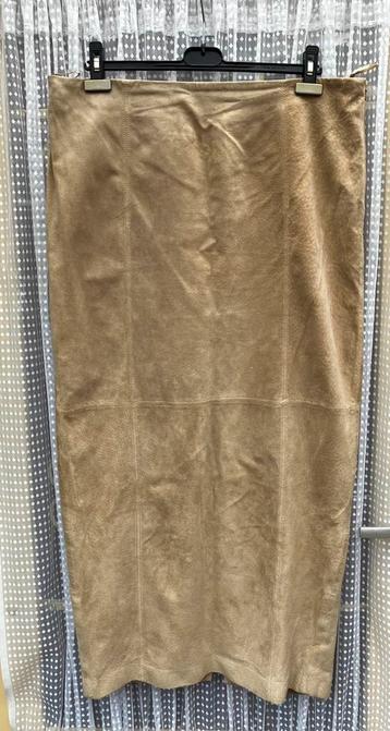 Suede rok, maat 44, lang beschikbaar voor biedingen