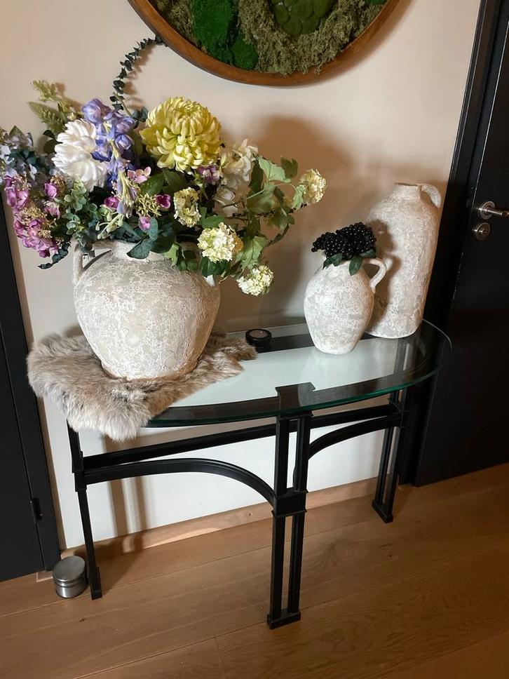 Stijlvolle glazen bijzettafel met stalen frame, Huis en Inrichting, Woonaccessoires | Vazen, Gebruikt, Zwart, 75 cm of meer, Glas