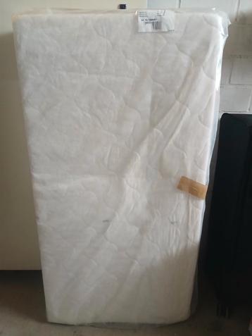 Baby matras  beschikbaar voor biedingen