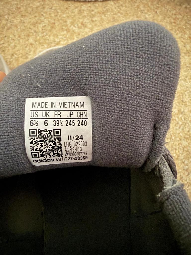 Adidas sneakers - Maat 39,5, Ophalen of Verzenden, Zo goed als nieuw, Grijs, Sneakers of Gympen