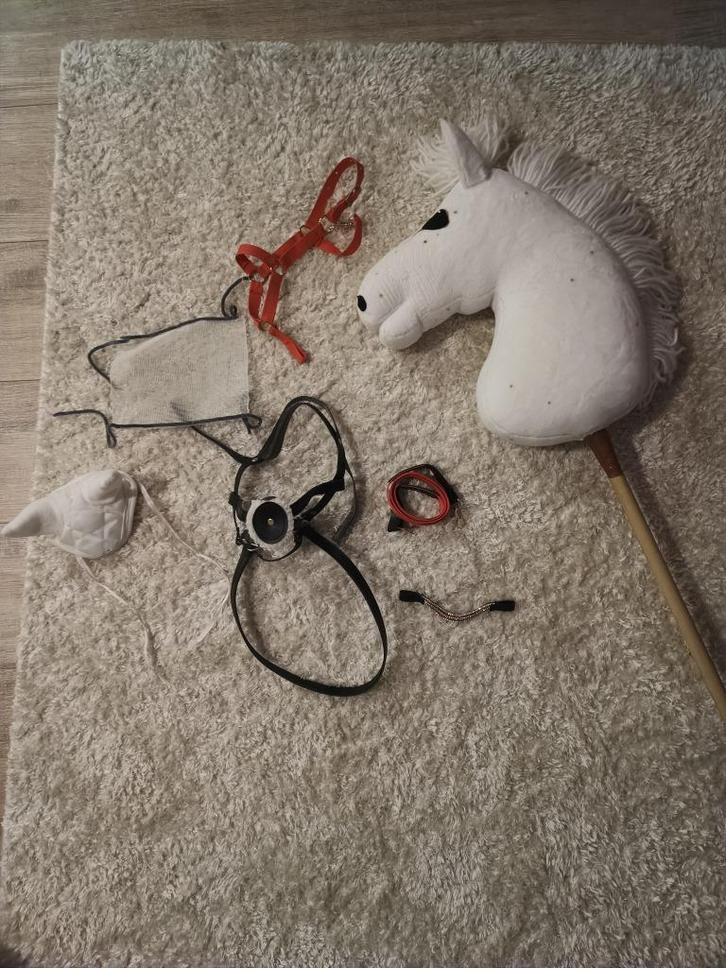 Hobbyhorse wit met bruine stippen, Hobby en Vrije tijd, Overige Hobby en Vrije tijd, Nieuw, Ophalen