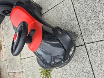 Stevige loopauto beschikbaar voor biedingen