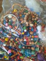 Grote zak vintage kralen en sieraden, Ophalen of Verzenden, Gebruikt, Kraal
