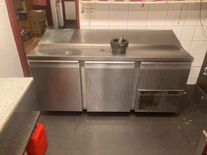 Koelwerkbank /saladette (met werk), Witgoed en Apparatuur, Koelkasten en IJskasten, Gebruikt, Zonder vriesvak, 200 liter of meer