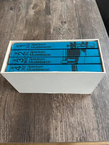 Spectrum Muzieklexicon. beschikbaar voor biedingen