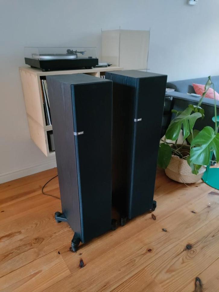Kef Q700 vloerstaande zuil speakers erg nette staat, Audio, Tv en Foto, Luidsprekers, Zo goed als nieuw, Front, Rear of Stereo speakers