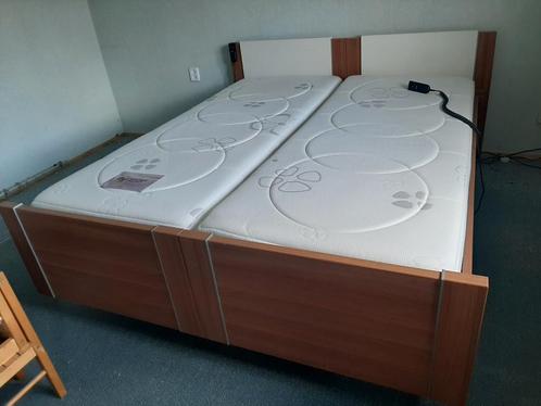 2 persoons 160 x 200 met electrisch verstelbare lattenbodems, Huis en Inrichting, Slaapkamer | Bedden, Gebruikt, Tweepersoons