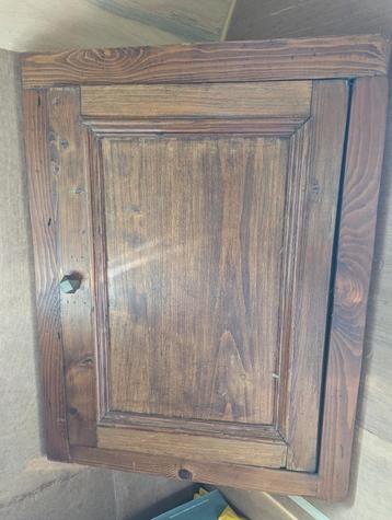 Hoek wandkast massief hout – vintage look beschikbaar voor biedingen